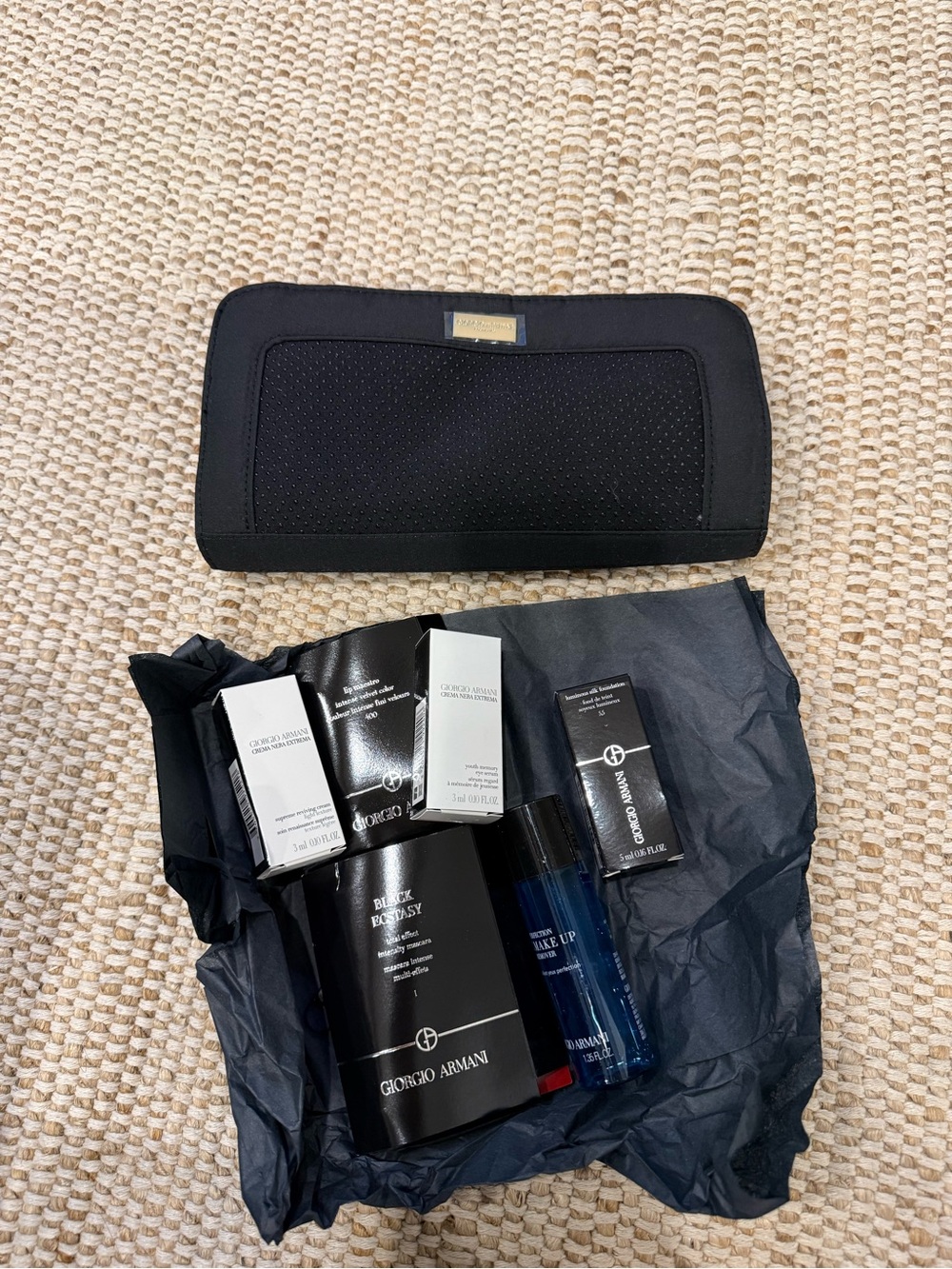 Giorgio Armani Beauty Luxe Sample Gift Set + Black Makeup Travel Pouch
